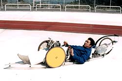 ���c����